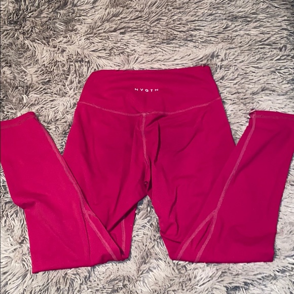 NVGTN | Magenta Signature Leggings - Picture 3 of 7